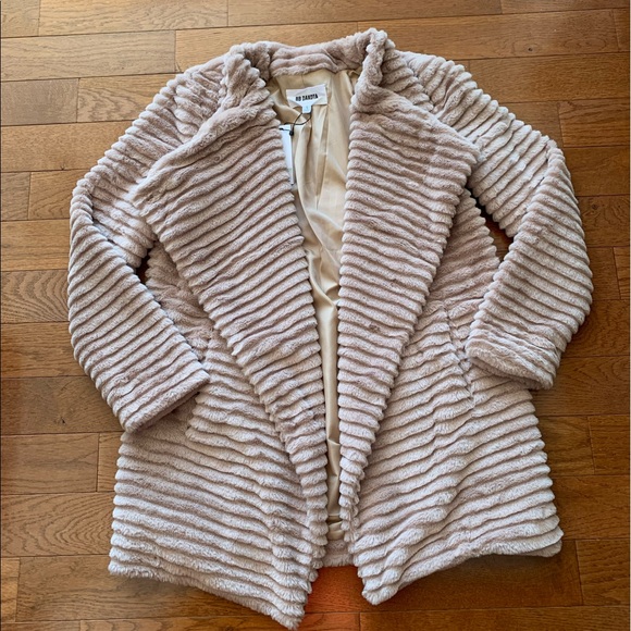 🎁BB Dakota Fab Moment Faux Fur Jacket/Coat🎁 - Picture 2 of 12